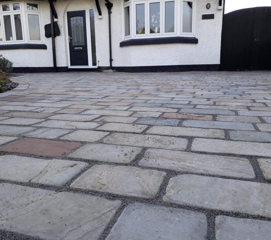 Raj Green Mix Block Paving 250x150x40mm – 10m2 Pack - Paving Etc